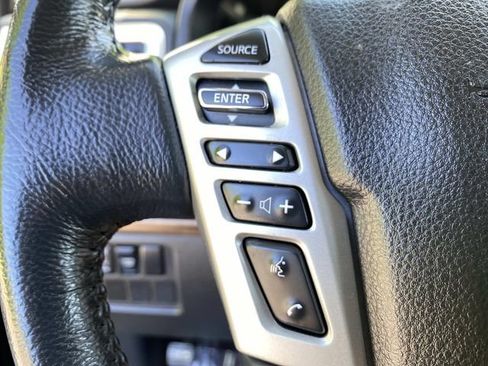 Used 2019 Nissan Titan SL AWD/4WD image 14