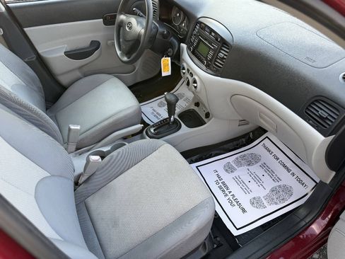 Used 2011 Hyundai Accent GLS FWD image 15