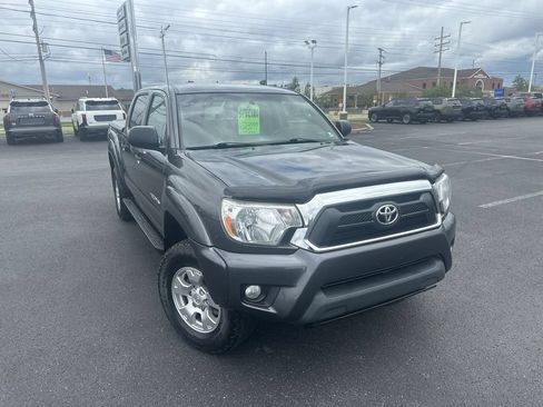 Used 2015 Toyota Tacoma 4x4 Double Cab w/ SR5 Package image 1