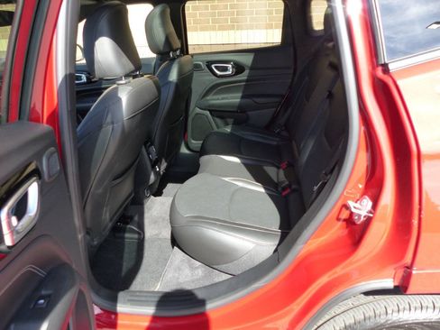 Used 2023 Jeep Compass High Altitude AWD/4WD image 35