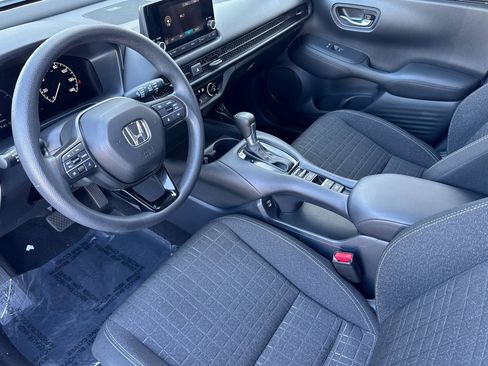 Certified 2025 Honda HR-V LX image 4
