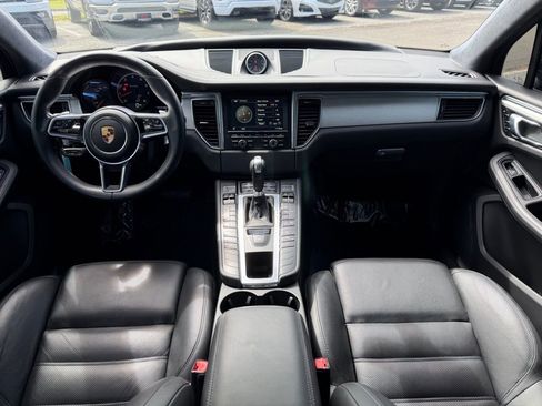 Used 2016 Porsche Macan Turbo AWD/4WD image 27