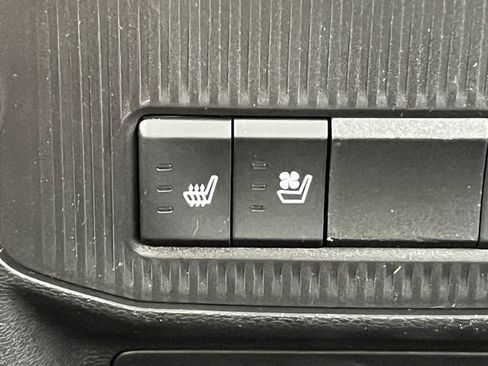 Used 2024 Jeep Wagoneer Launch Edition AWD/4WD image 35