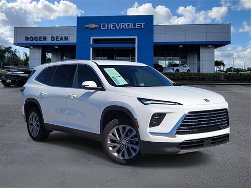 Certified 2025 Buick Enclave Preferred image 1