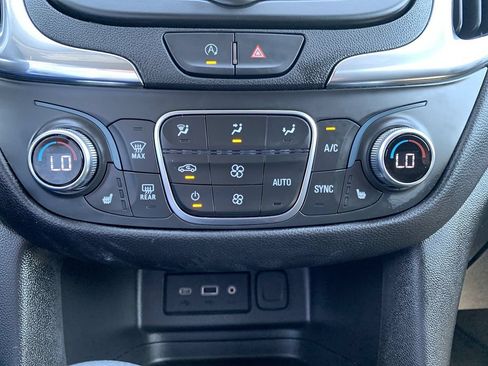 Used 2024 Chevrolet Equinox LT AWD/4WD image 25