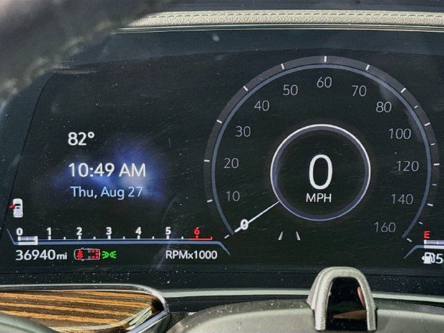 Used 2023 Cadillac Escalade ESV Premium Luxury AWD/4WD image 15