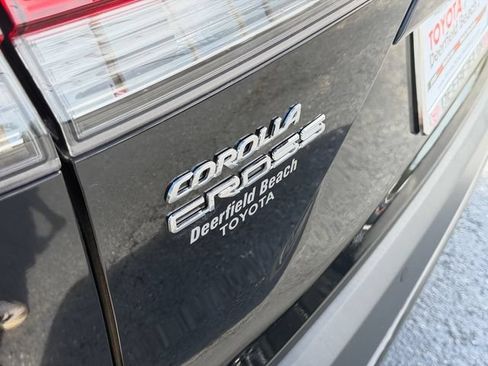 Certified 2023 Toyota Corolla Cross XLE w/ Convenience Package FWD image 16
