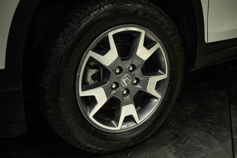 Used 2023 Honda Passport TrailSport image 3