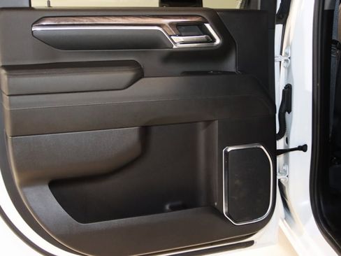 Used 2024 Chevrolet Silverado 2500 LTZ image 51