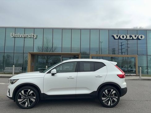 Certified 2023 Volvo XC40 B5 Ultimate w/ Climate Package image 1