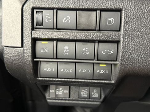 Used 2025 Toyota Tacoma Trailhunter image 23