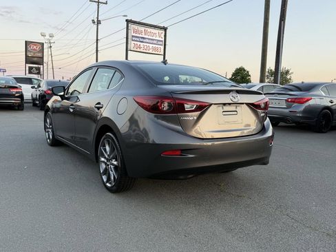 Used 2018 MAZDA MAZDA3 Grand Touring FWD image 4