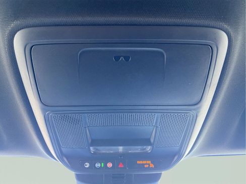 Used 2025 GMC Acadia Elevation image 71