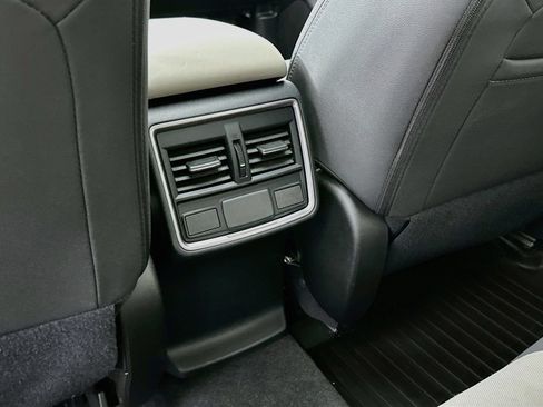 Used 2019 Subaru Forester Premium w/ All-Weather Package AWD/4WD image 25