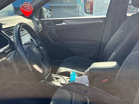 Used 2022 Volkswagen Tiguan SEL R-Line AWD/4WD image 18