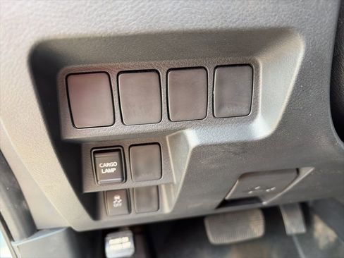 Certified 2022 Nissan Frontier SV image 11