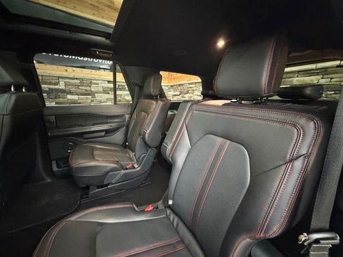 Used 2023 Ford Expedition Limited image 30