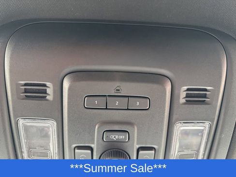 Used 2023 GMC Yukon XL Denali image 32