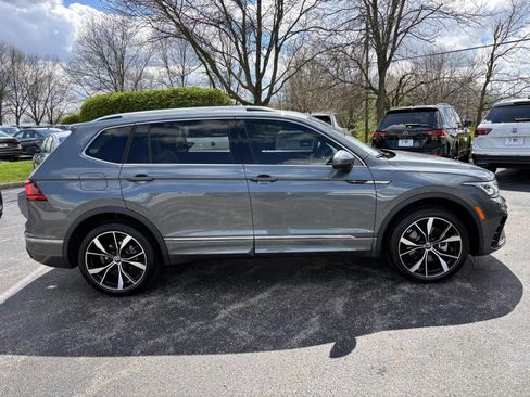 Used 2024 Volkswagen Tiguan SEL R-Line image 4