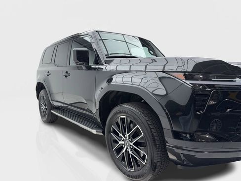 Used 2026 Lexus GX 550 w/ Accessory Package (2T) image 2