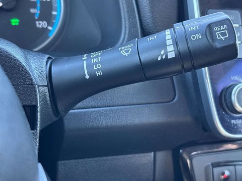 Used 2022 Nissan Leaf SV Plus image 25