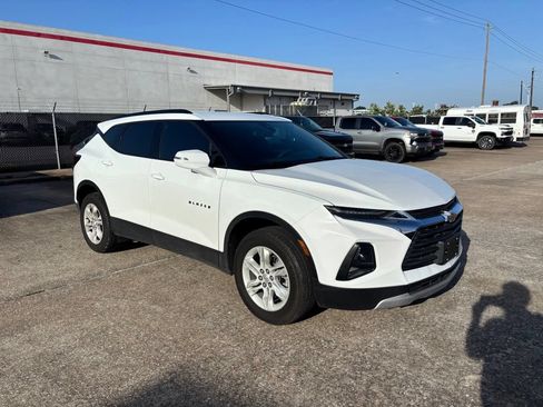 Used 2022 Chevrolet Blazer LT FWD image 3