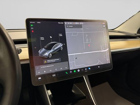 Used 2020 Tesla Model 3 Standard Range RWD image 26