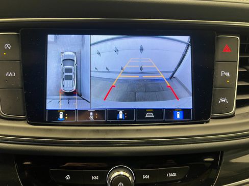 Used 2024 Buick Enclave Premium image 39
