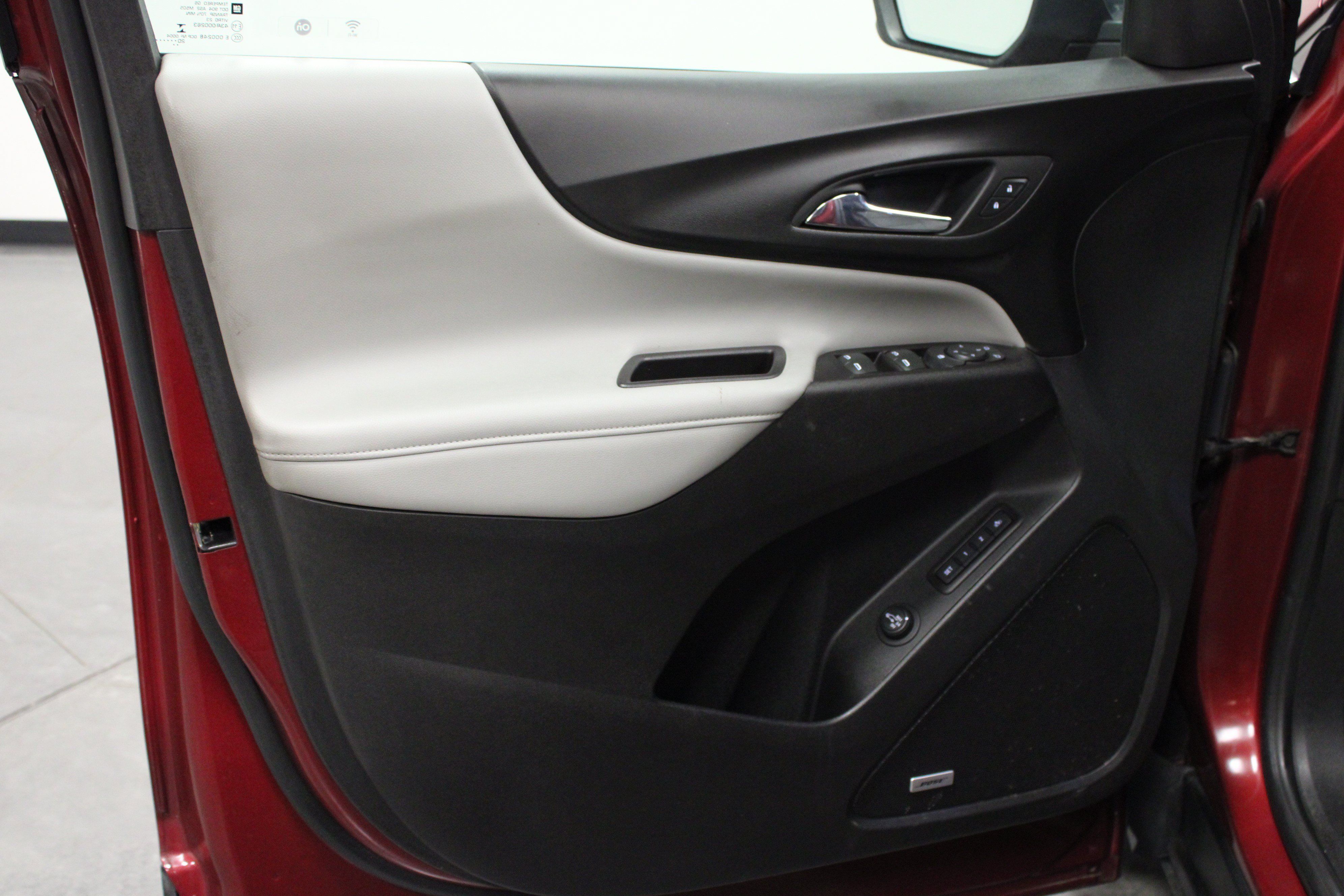 Used 2020 Chevrolet Equinox Premier FWD image 11