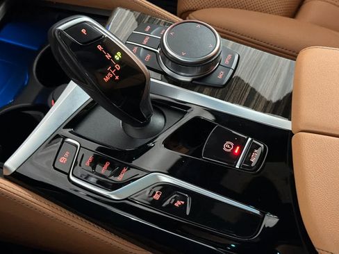 Used 2023 BMW 530e w/ Executive Package image 21