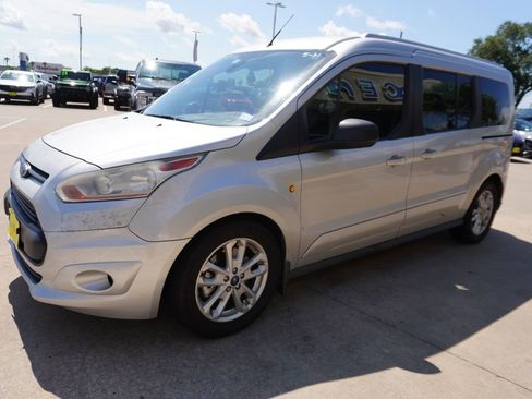 Used 2017 Ford Transit Connect XLT FWD image 3