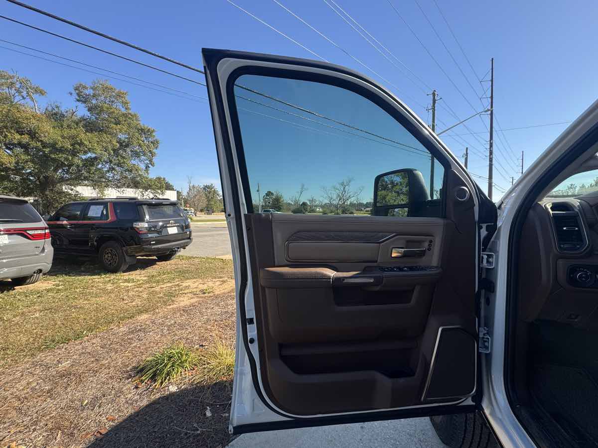 Used 2024 RAM 2500 Limited w/ Safety Group AWD/4WD image 32