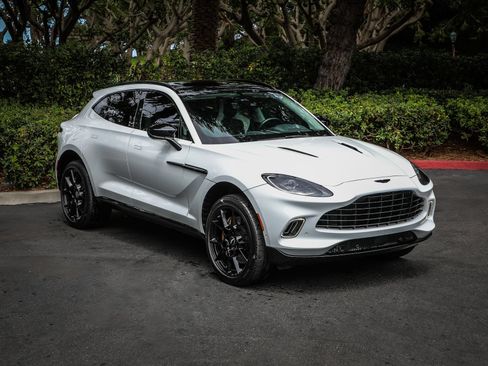 Used 2022 Aston Martin DBX AWD/4WD image 1