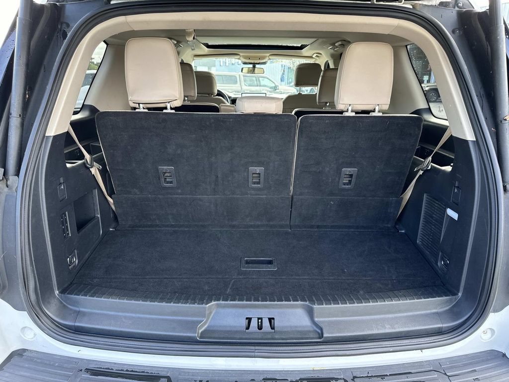 Used 2024 Ford Expedition Limited AWD/4WD image 12