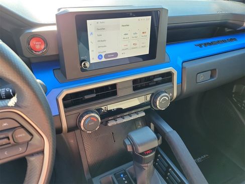 Used 2025 Toyota Tacoma TRD Off-Road image 22