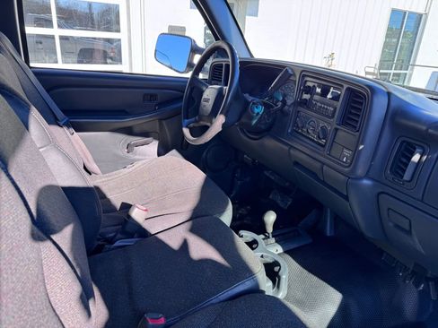 Used 2001 GMC Sierra 3500 SL image 22
