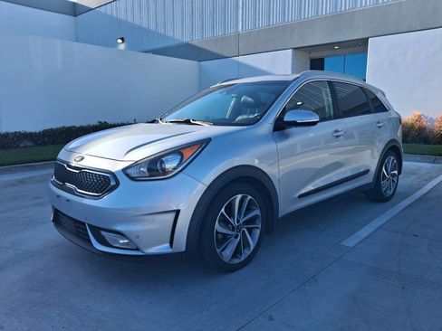 Used 2018 Kia Niro Touring w/ Paint Protection Package image 2