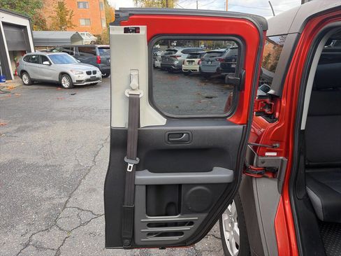 Used 2005 Honda Element EX image 11