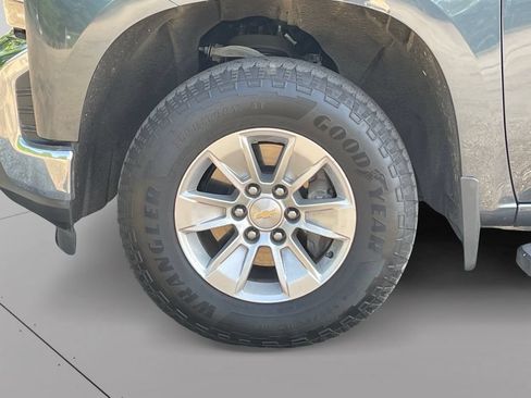 Used 2021 Chevrolet Silverado 1500 LT AWD/4WD image 9