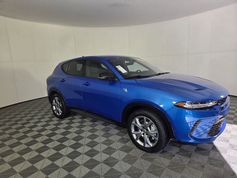 Certified 2025 Dodge Hornet R/T w/ Tech Pack image 2