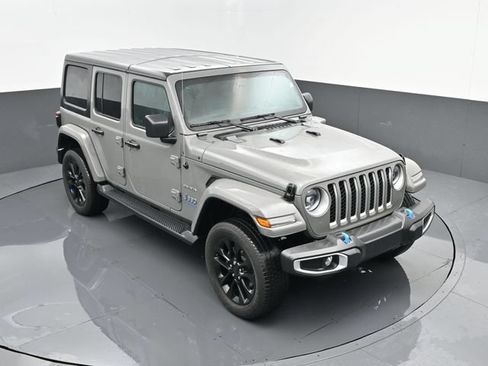 Used 2023 Jeep Wrangler Unlimited Sahara w/ Cold Weather Group AWD/4WD image 23