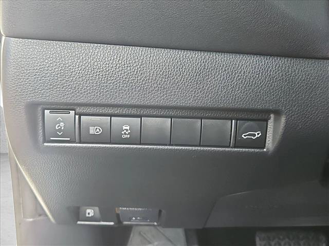 Used 2022 Toyota Venza XLE AWD/4WD image 17