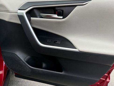 Used 2024 Toyota RAV4 Limited image 21