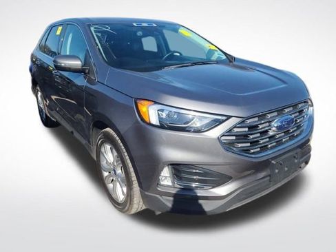 Used 2022 Ford Edge Titanium image 3