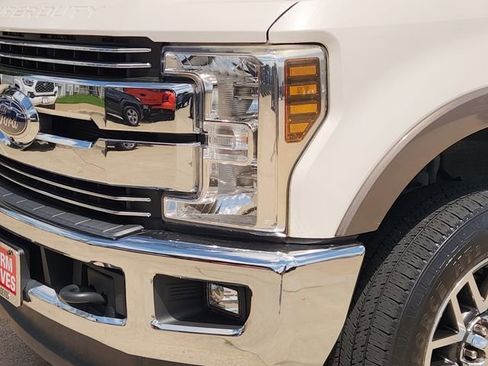 Used 2019 Ford F250 Lariat w/ Lariat Ultimate Package AWD/4WD image 6