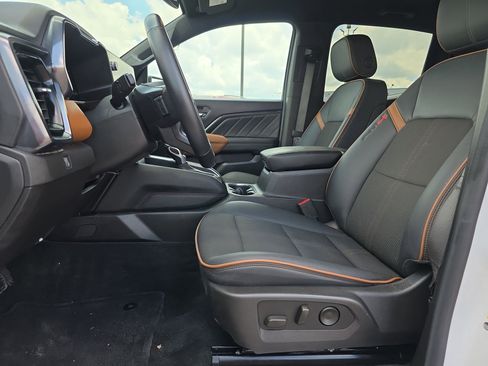 Used 2024 GMC Canyon AT4 AWD/4WD image 10