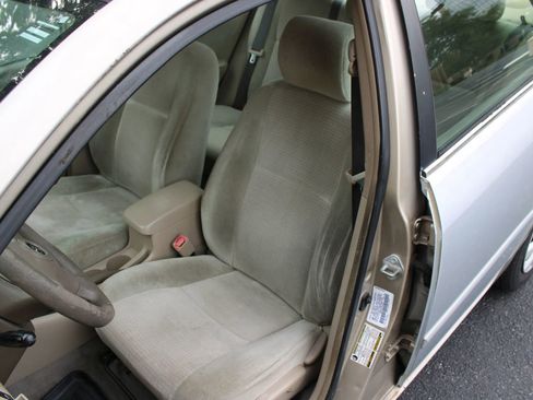 Used 2005 Toyota Corolla CE FWD image 7