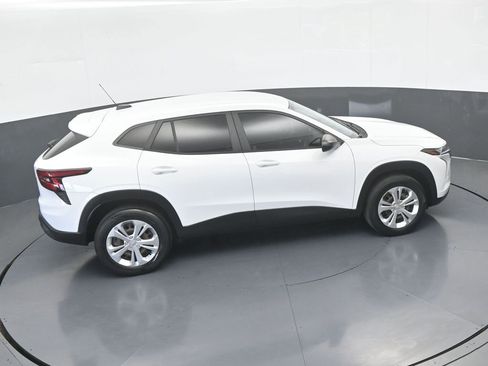 Used 2024 Chevrolet Trax LS FWD image 50
