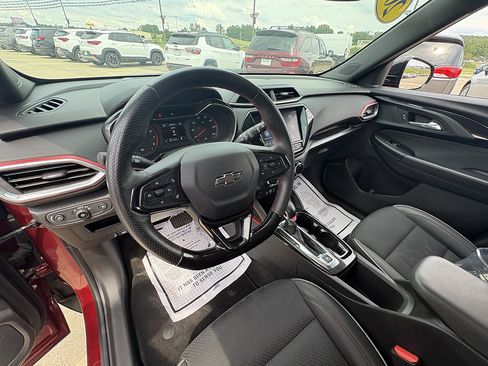 Used 2023 Chevrolet TrailBlazer RS w/ Convenience Package AWD/4WD image 29