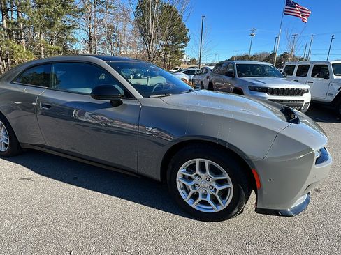 Used 2025 Dodge Charger R/T w/ Quick Order Package 25M R/T image 5